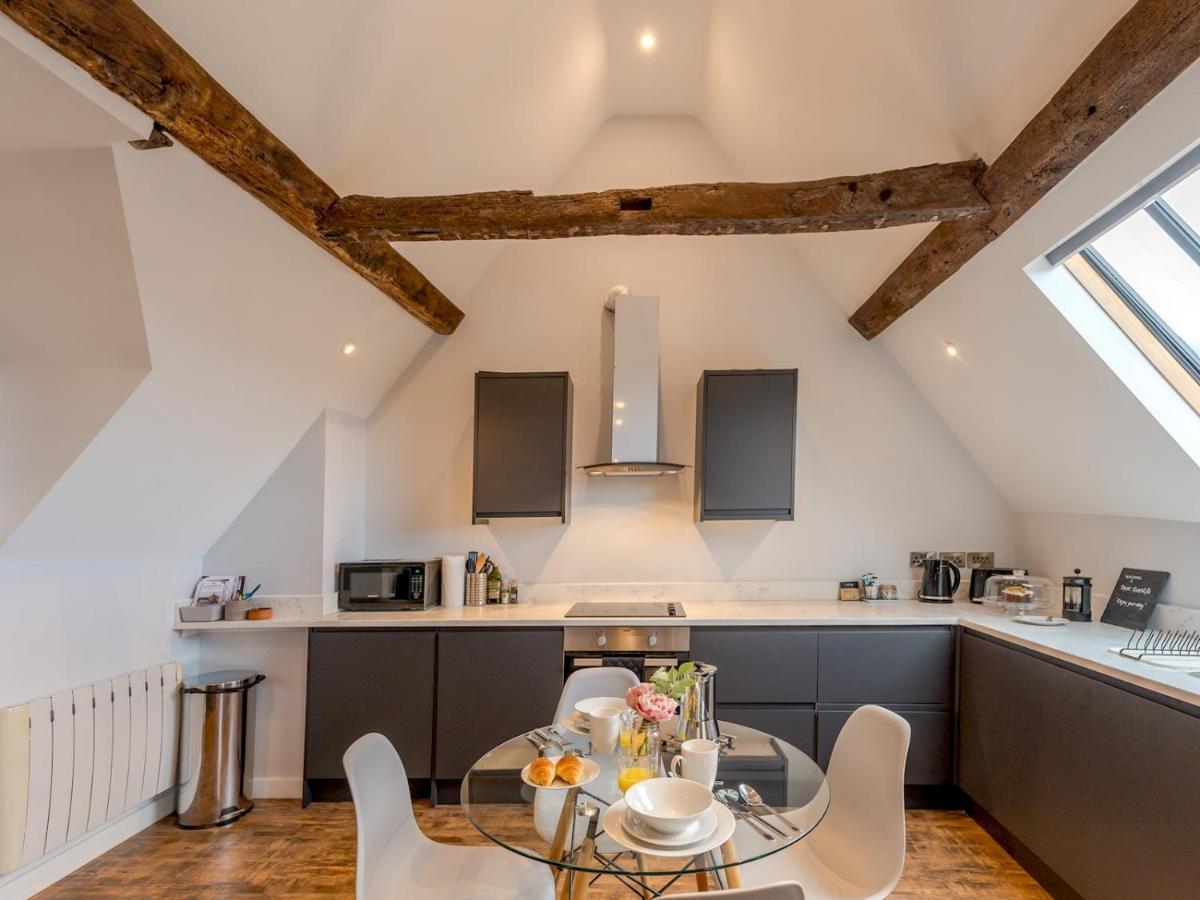 Pass The Keys 5C Charming Town Centre Apartment With Roof Top Views Shrewsbury Eksteriør bilde